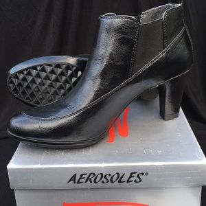 NWT “Chaise” Booties (8.5)